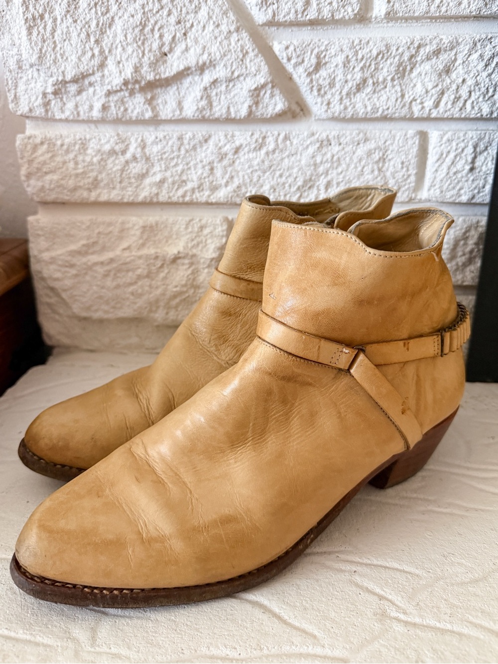 1970’s vintage pair of The Wild Pair western leather ankle boots size 8